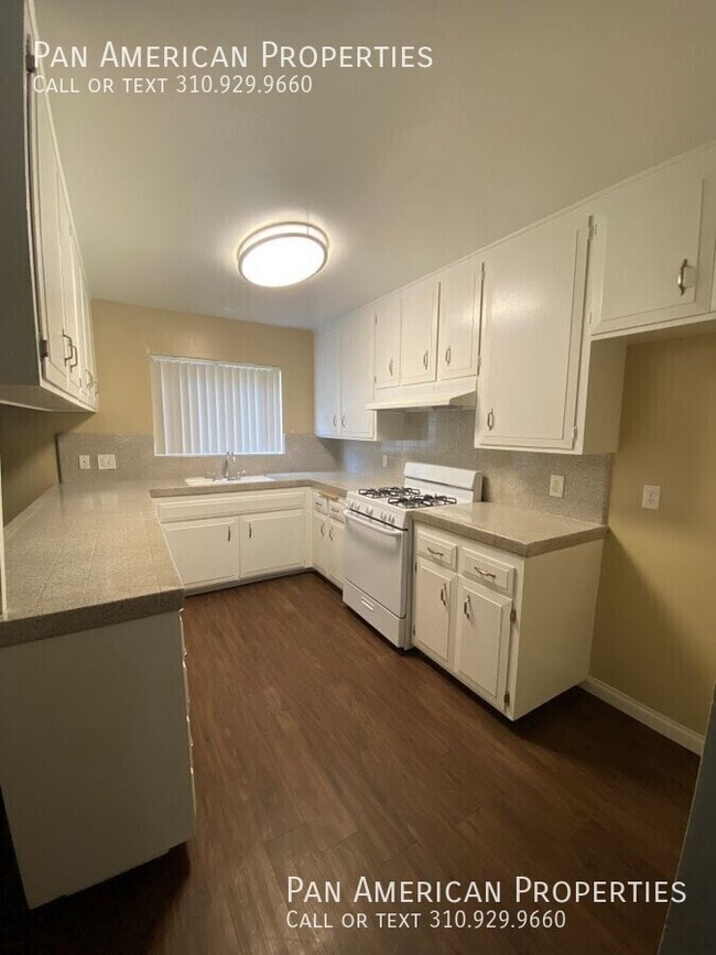 Building Photo - 812 N. Azusa-#4 Unit #4