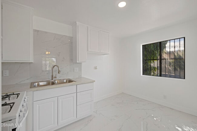 Photo - 1725 Court St