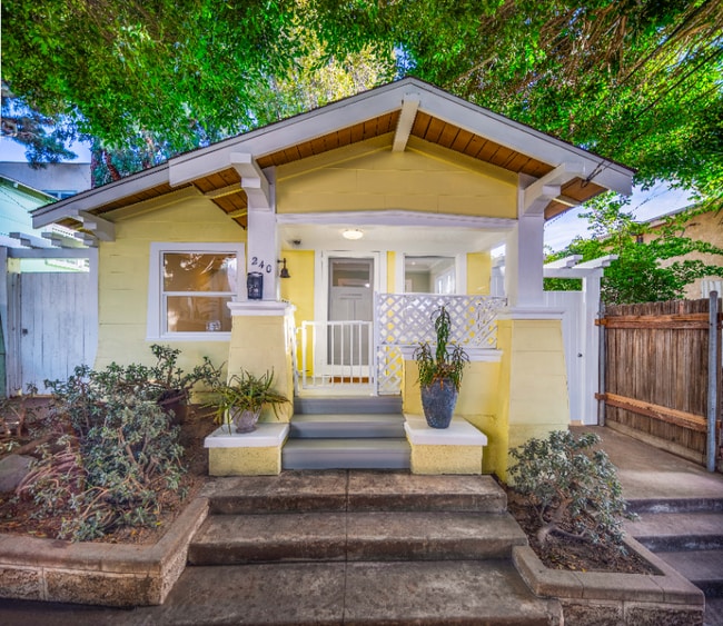 Building Photo - 240 Ashland Ave