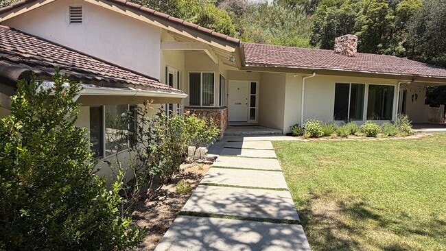 Photo - 1385 Greenmont Dr
