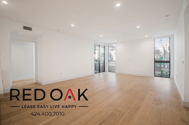 Building Photo - 1415 Reeves St Unit 204