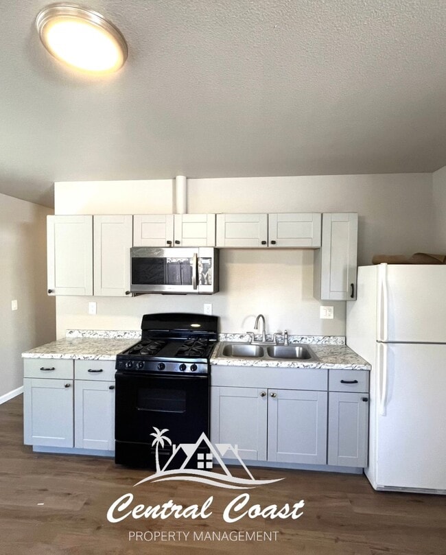 Building Photo - 622 S Hart Dr