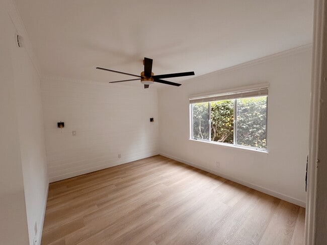 2nd bedroom - 201 San Vicente Blvd