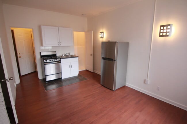 Photo - 652 S Dunsmuir Ave Apartment Unit 206