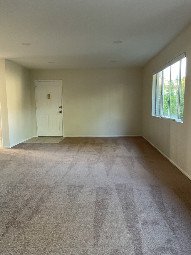 Photo - 18555 Collins St Unit C24