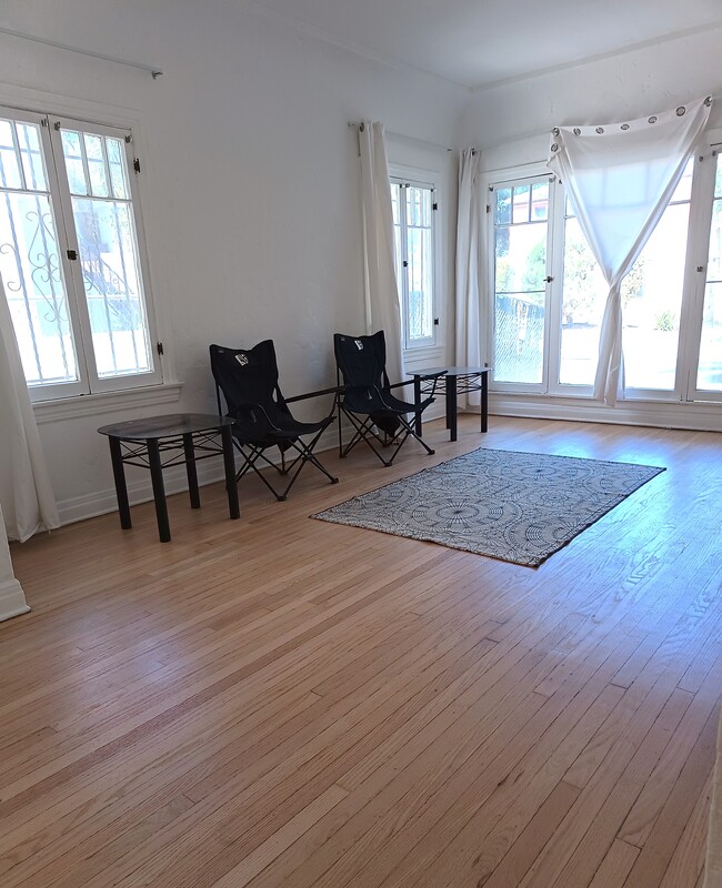 Photo - 427 N Genesee Ave Unit 427