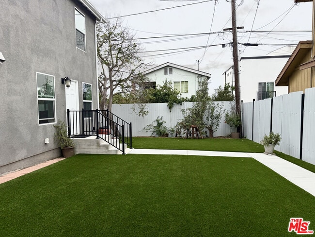 Photo - 384 Hargrave St