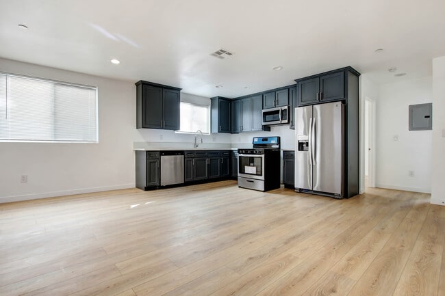 Building Photo - 2437 Malabar St Unit A