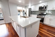 Stainless steel appliances - 312 N Francisca Ave Townhome