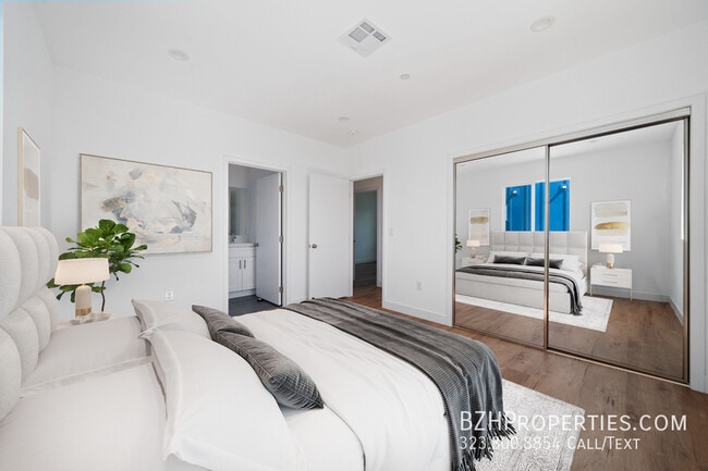 Photo - 6338 Beck Ave Unit 6338 1/2