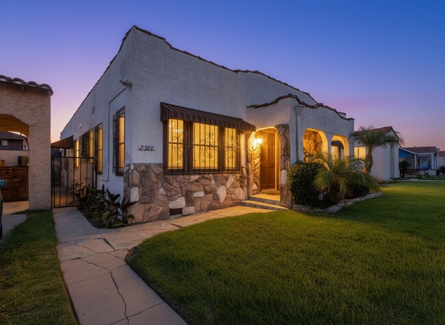 Building Photo - 2509 W 73rd St Unit 2509