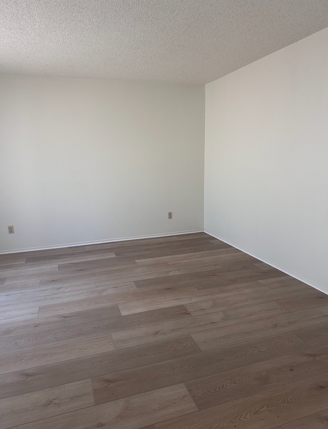 Photo - 3004 Monroe St