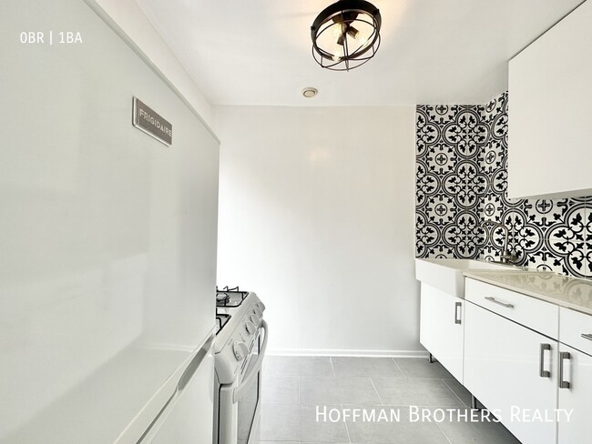 Photo - 13119 1/2 Venice Blvd-