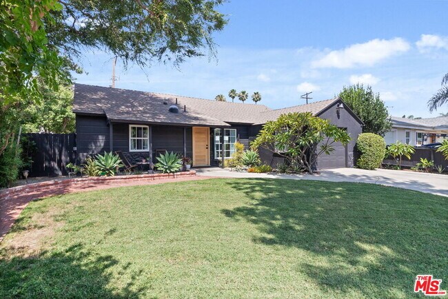 Photo - 7339 Lasaine Ave