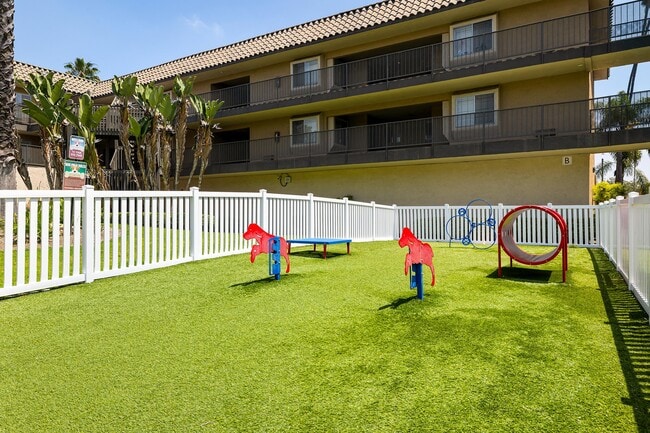 Photo - Coronado Palms Apartments