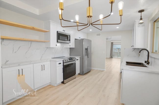 Photo - 40002 Village 40