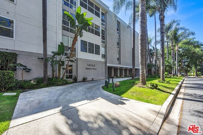 Building Photo - 14144 Dickens St Unit 122