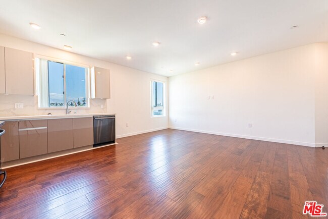 Photo - 5531 La Mirada Ave Unit 401