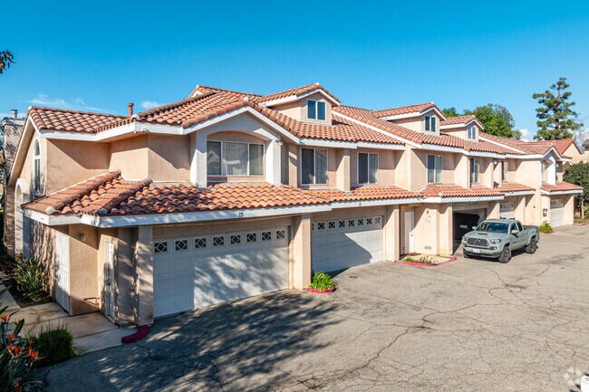 Alternate Community Image - 2946 S Campus Ave