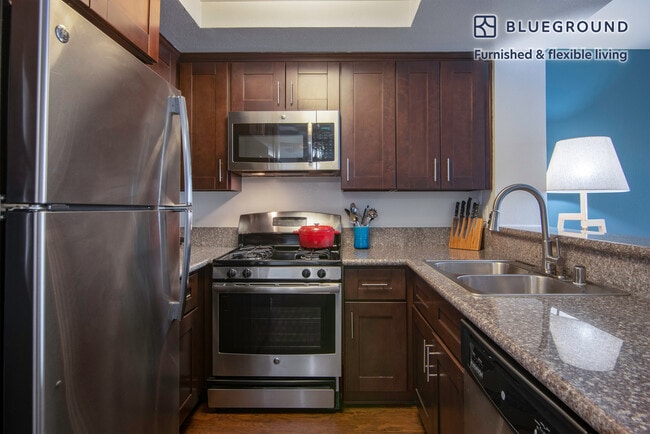 Photo - 1538 N Martel Ave Unit FL4-ID53