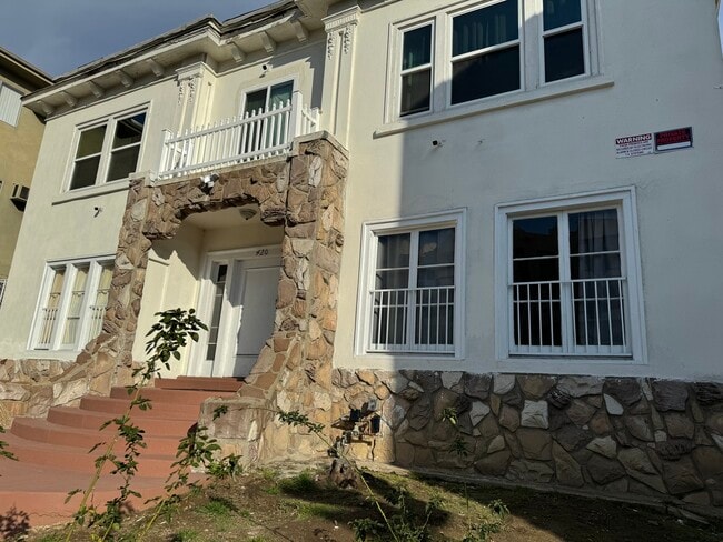 Photo - 420 S Berendo St Apartments Unit 3