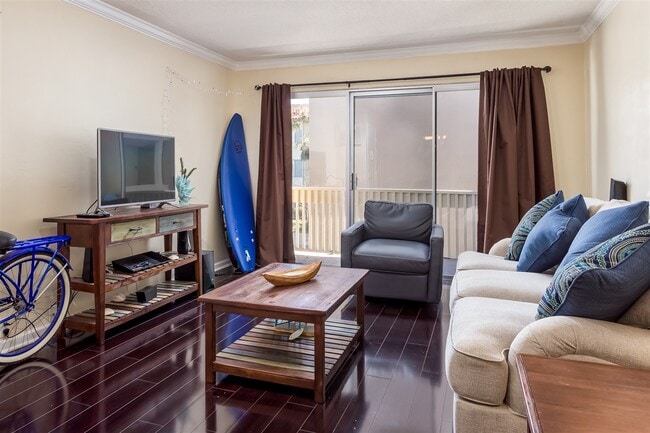 Building Photo - 1885 Diamond St