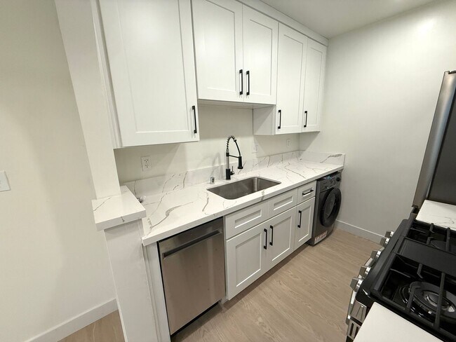 Photo - 3317 Keystone Av Unit 3