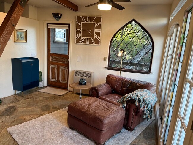 Entrance/Living Area 1 - 3026 Valevista Trl Unit 1