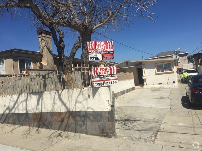 Building Photo - 4609 W 172nd St Rental