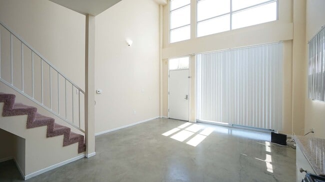 Photo - 922 W 23rd St