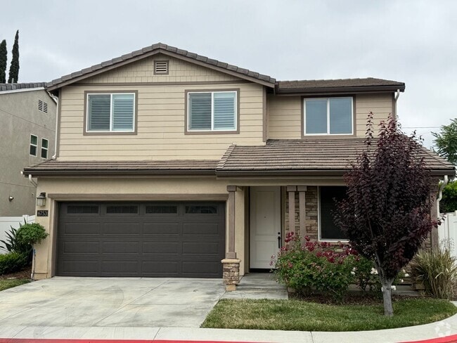 Building Photo - Reseda Ranch 5 bedroom 3 bath house!