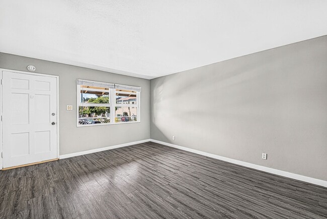 Photo - 445 W 15th St Unit 15