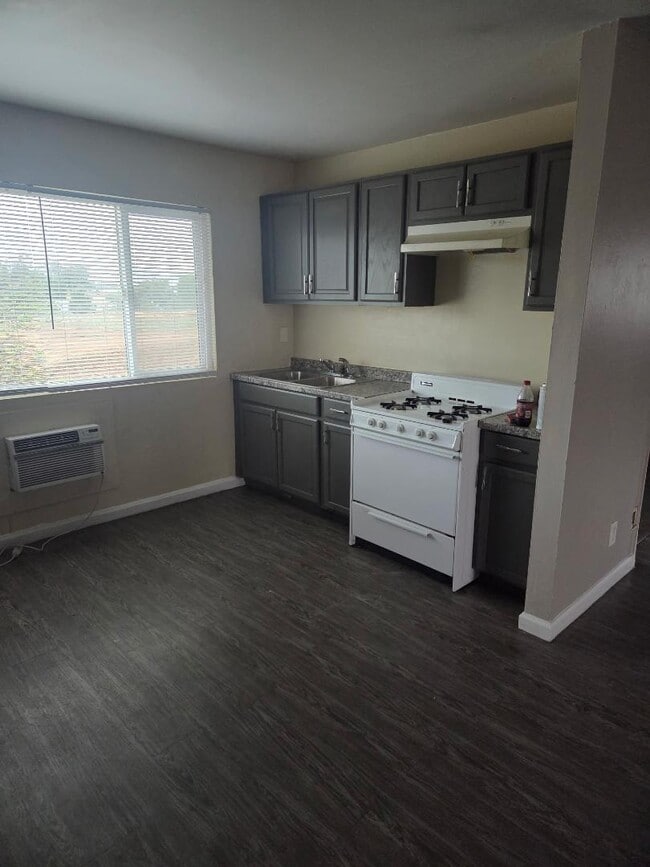 Photo - 2677 S Rosedale Ave