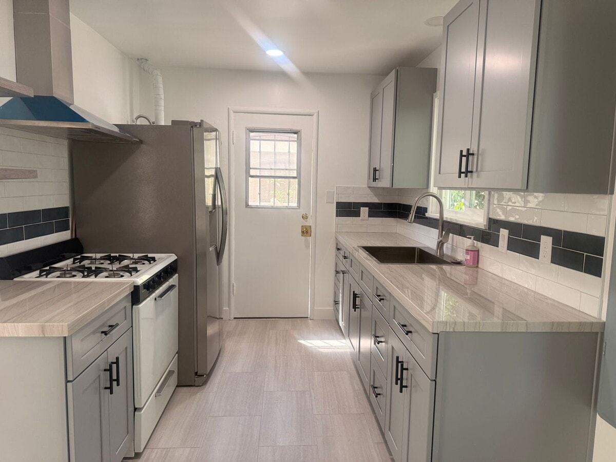 Photo - Carousel Apts Unit 4121 2nd