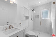 Photo - 4219 Moore St