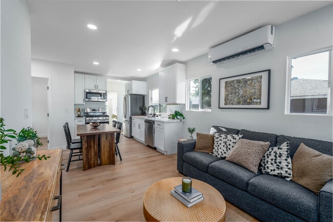 Photo - 3921 Delta St