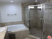 Photo - 1551 Manning Ave