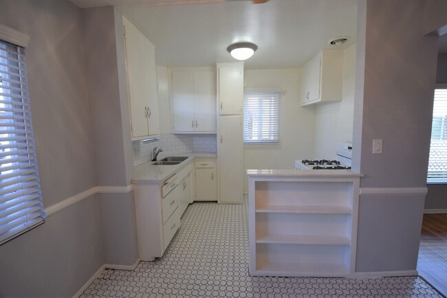 Photo - 823 Orange Grv Ave Unit 825-B