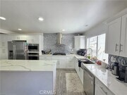 Photo - 22040 Strathern St