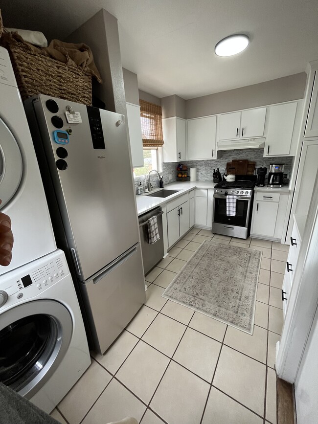 Photo - 1818 Carmelina Dr