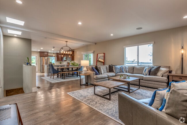 Great room - 3805 Keating St Rental