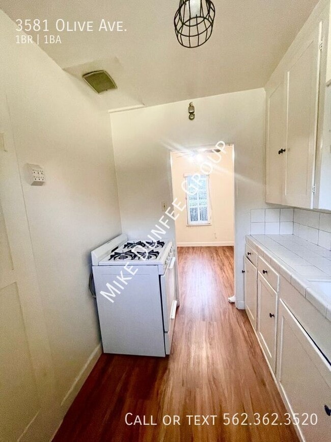 Photo - 3581 Olive Ave