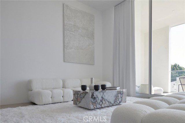 Building Photo - 838 Kings Rd Unit PH3