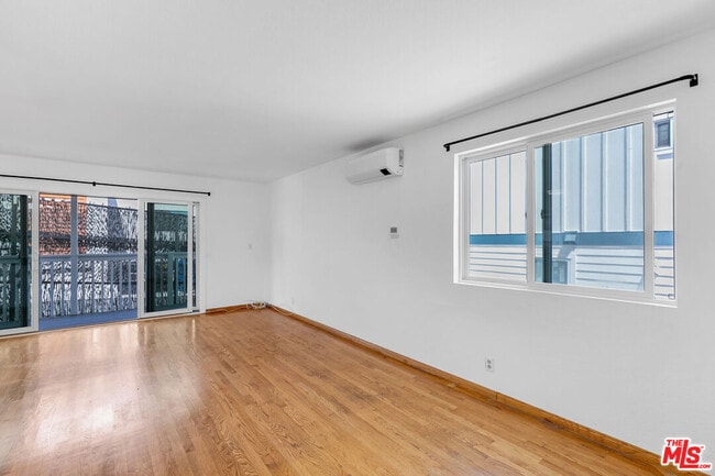 Photo - 746 N Dillon St