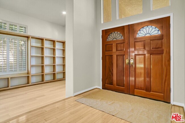 Photo - 2605 Country Ln