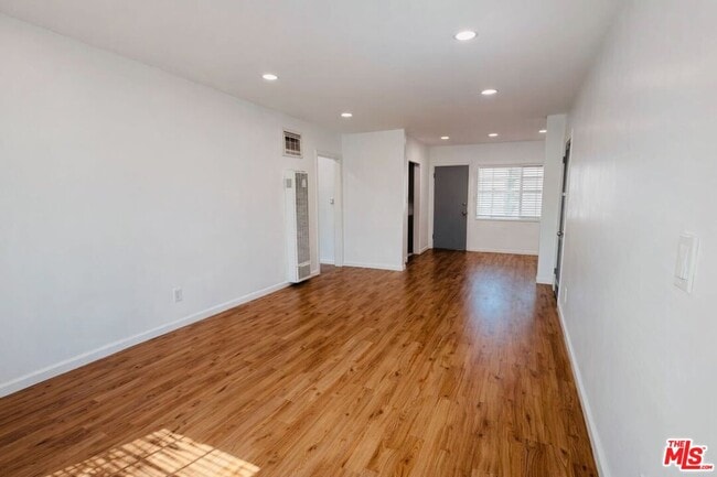 Building Photo - 202 N Locust St