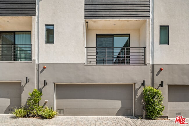 Photo - 3419 1/2 Fletcher Dr