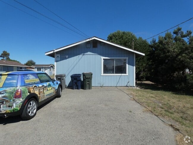 Building Photo - Great Location In Guadalupe Unit 1034a Rental