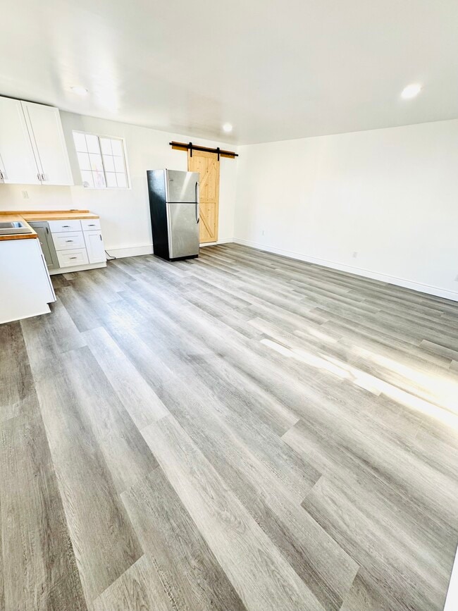 Photo - 525 Sycamore Pl Unit 1