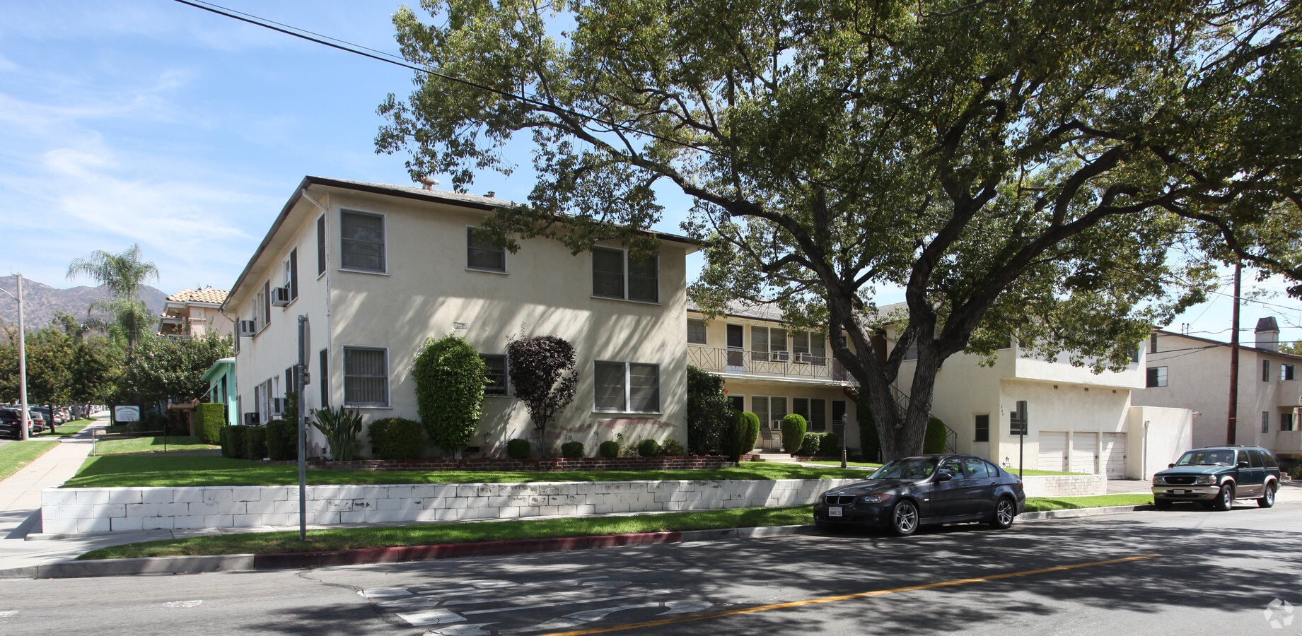 Primary Photo - 540 N 6th St Apartments